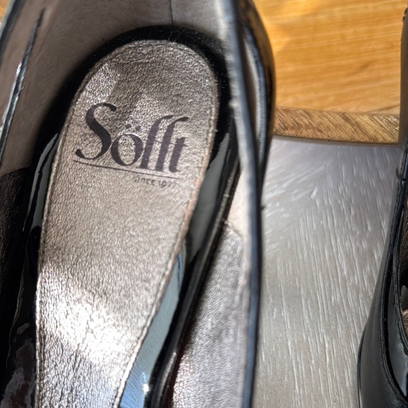 Sofft Classic Black Peep Toe Heels - Picture 2 of 4